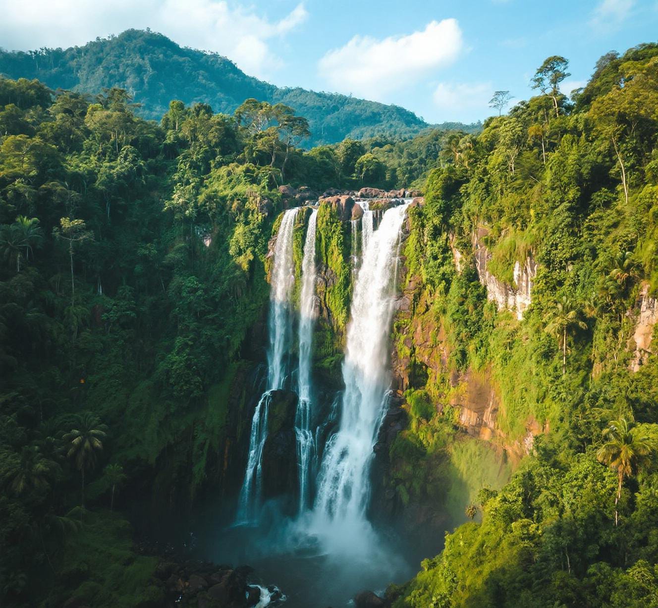 5 Surga Tersembunyi: Destinasi Wisata Alam Indonesia yang Wajib Dijelajahi